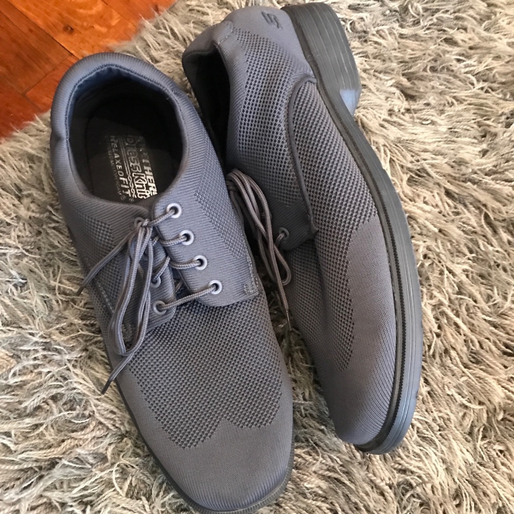 sketchers gray dressed knit relaxed fit 11.5 (20C)